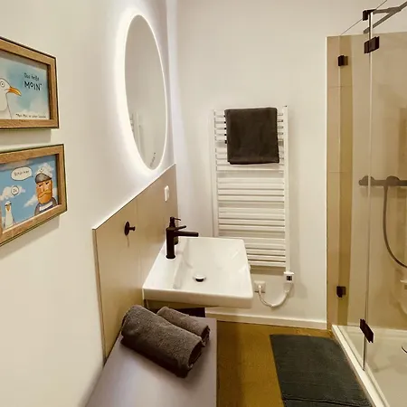 Boddenbude * לובמין